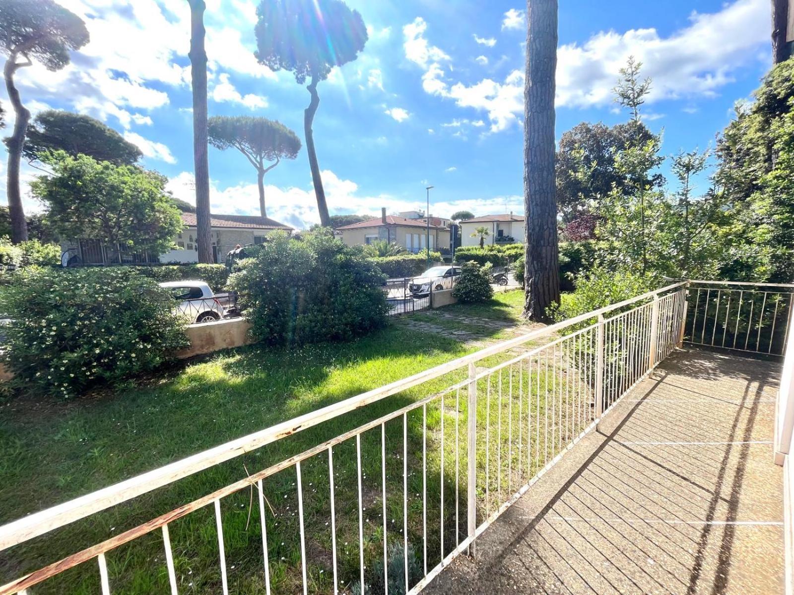 Pineta Apartament Tirrenia Luaran gambar